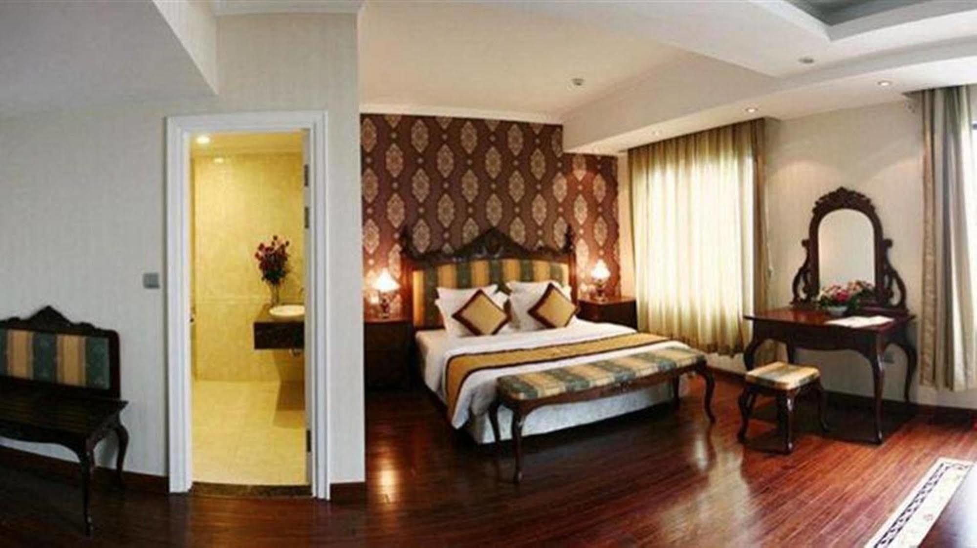 Royal Gate Hotel Ханой Экстерьер фото