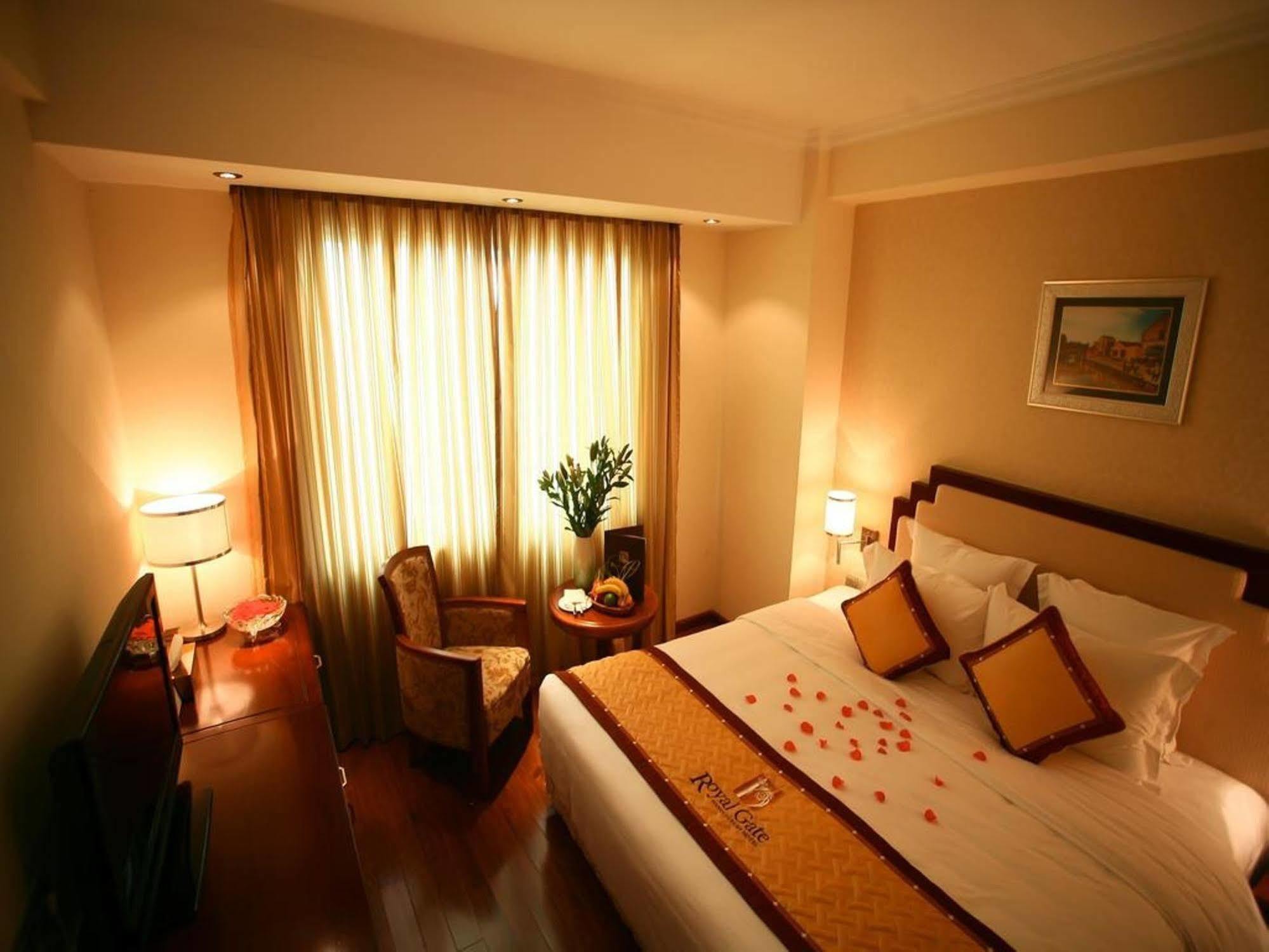 Royal Gate Hotel Ханой Экстерьер фото